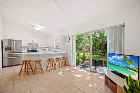 18061 SW 152nd Ct, Miami FL - photo 6 of 35