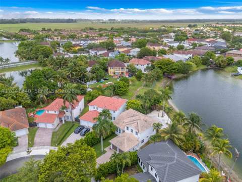 16335 SW 81 St, Miami FL - photo 9 of 14