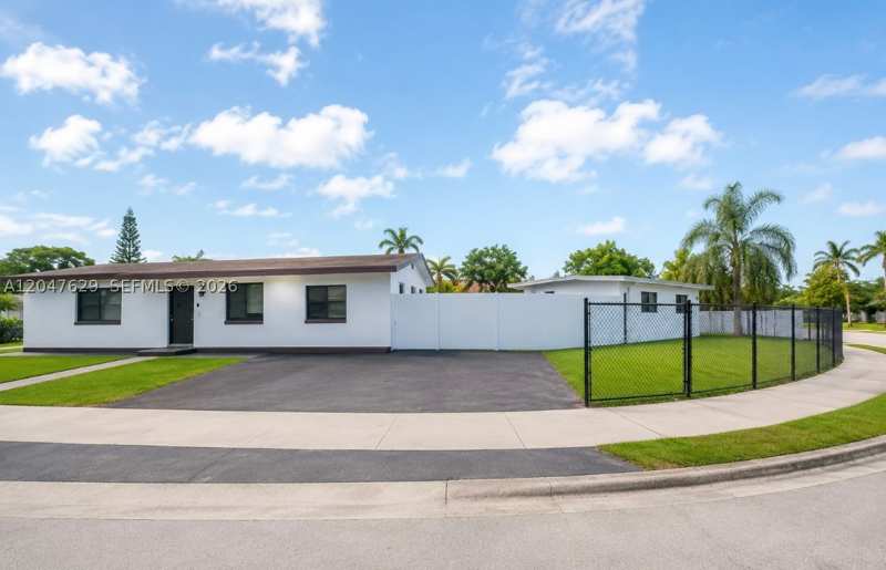 4 bedroom SingleFamilyResidence at 10955 SW 223rd St, East Dixie Park 1st Addn, Miami — photo 1