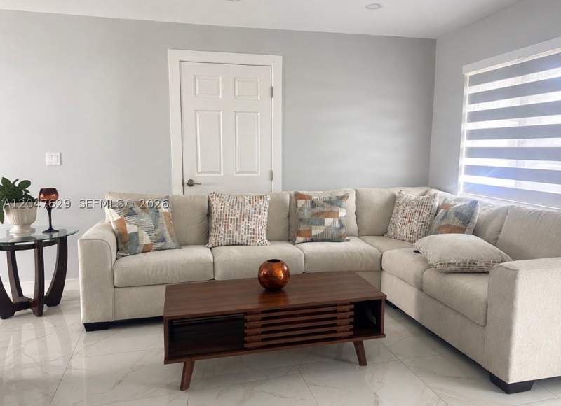 4 bedroom SingleFamilyResidence at 10955 SW 223rd St, East Dixie Park 1st Addn, Miami — photo 3