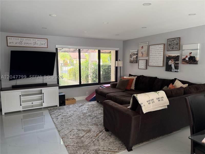 3 bedroom Townhouse at 10171 SW 137th Ct, Valencia Townhomes, Miami — photo 5