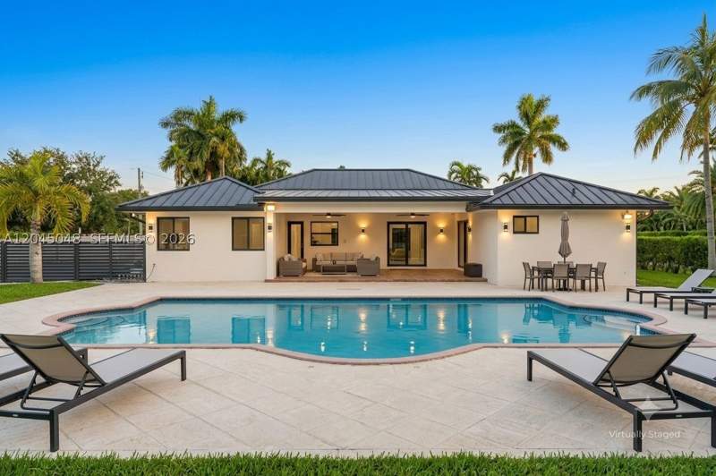 4 bedroom SingleFamilyResidence at 9900 SW 62nd St, Miller Drive Ests 1st Add, Miami — photo 3