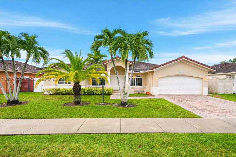 4 bedroom SingleFamilyResidence at 15059 SW 33rd Ter, Kayla S Place, Miami — photo 1