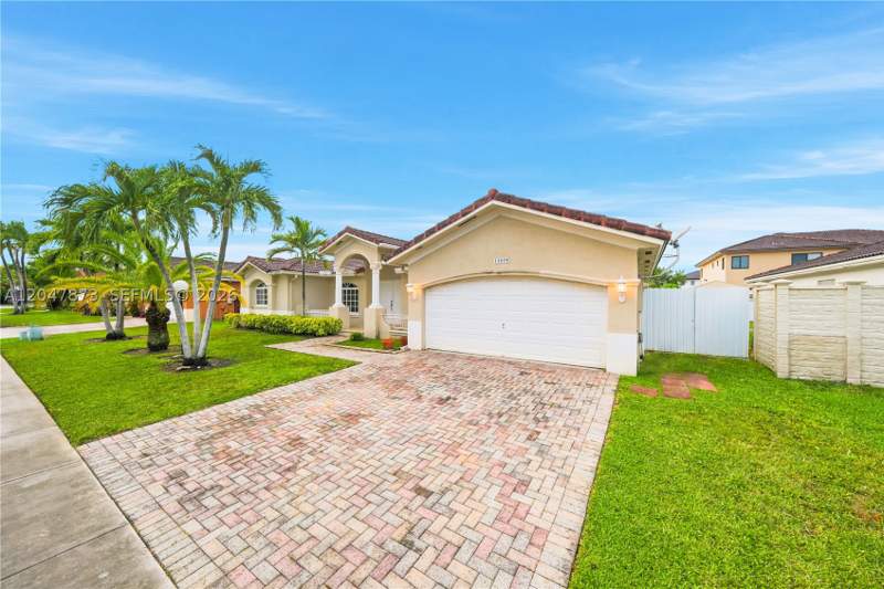 4 bedroom SingleFamilyResidence at 15059 SW 33rd Ter, Kayla S Place, Miami — photo 2
