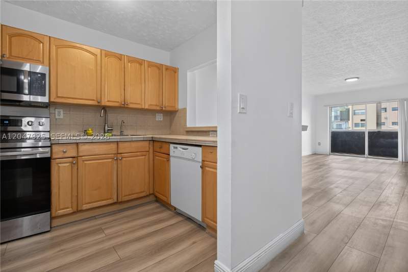 2 bedroom Condominium at 6070 W 18th Ave 209, Palmetto Springs Condo Vi, Hialeah — photo 4