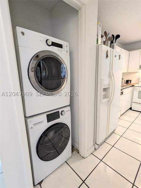9140 Fontainebleau Blvd 504, Miami FL - photo 11 of 33