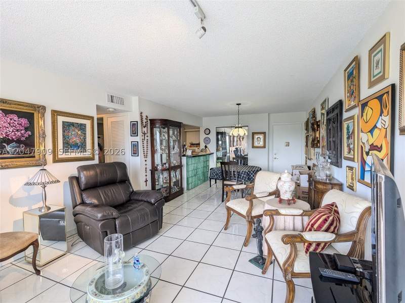 2 bedroom Condominium at 9140 Fontainebleau Blvd 504, Parkside No 2 Condo - Bld, Miami — photo 5