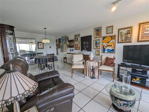 9140 Fontainebleau Blvd 504, Miami FL - photo 6 of 33