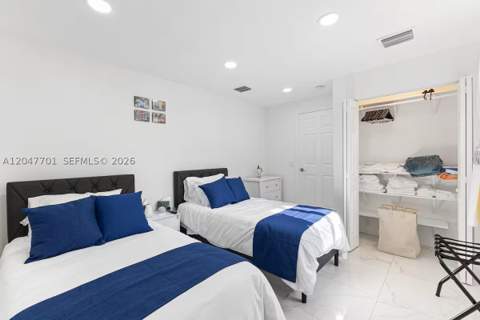 1240 NE 159th St, North Miami Beach FL - photo 21 of 25