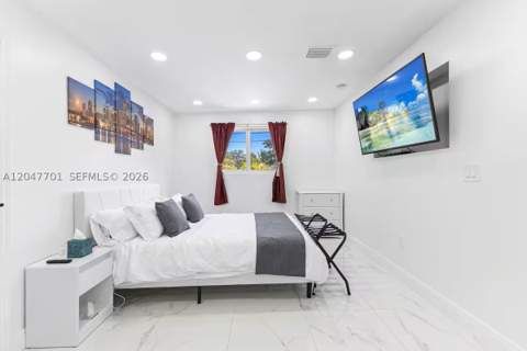 1240 NE 159th St, North Miami Beach FL - photo 22 of 25