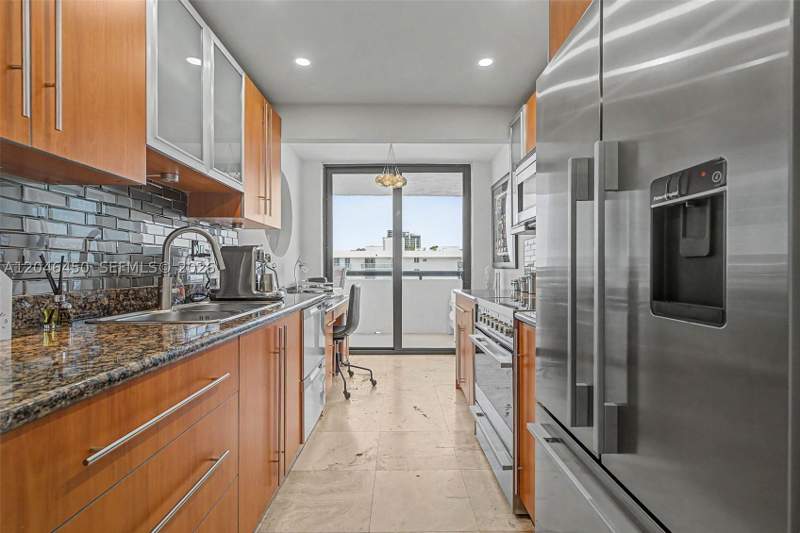 1 bedroom Condominium at 2555 Collins Ave 1814, Club Atlantis Condo, Miami Beach — photo 3