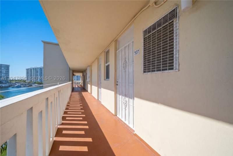1 bedroom Condominium at 2999 Point East Dr C507, Point East One Condo-Bldg, Aventura — photo 3