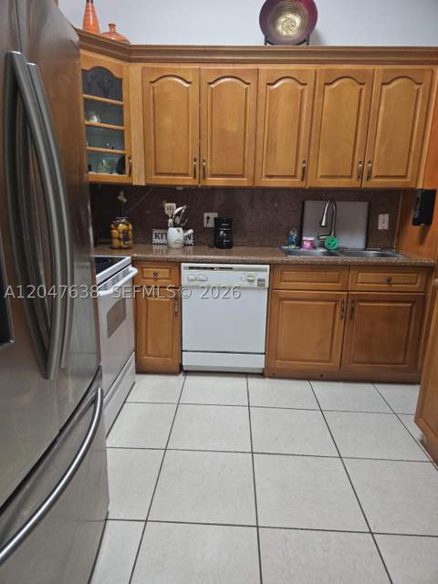 8805 NW 113th St, Hialeah Gardens FL - photo 13 of 29