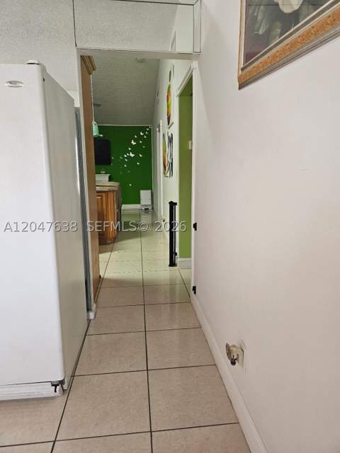 8805 NW 113th St, Hialeah Gardens FL - photo 9 of 29