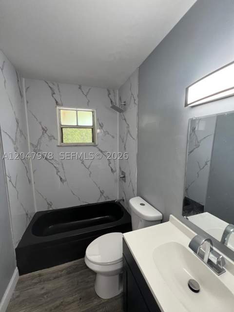 451 NE 136th St I-101, North Miami FL - photo 11 of 21