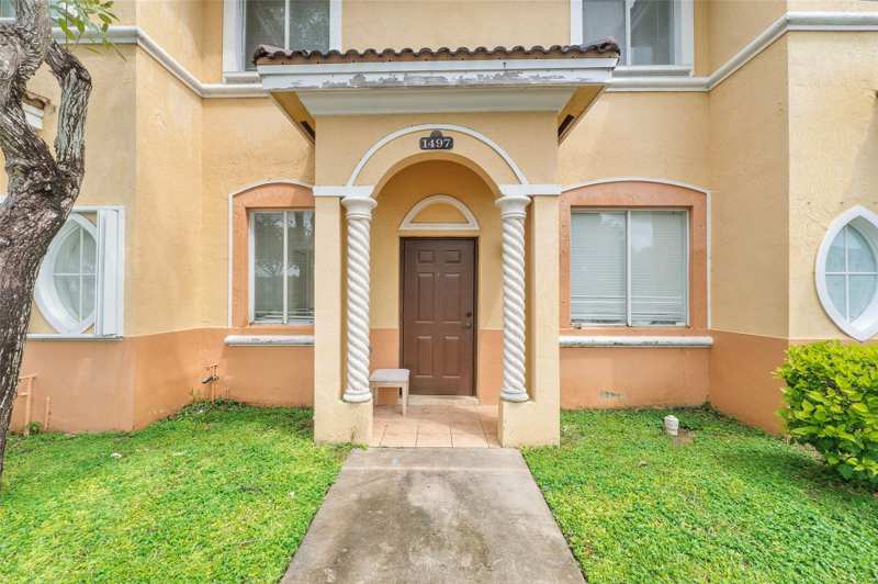 3 bedroom Condominium at 1497 SE 27th Street 320, Shoma Townhomes At Keysco, Homestead — photo 1