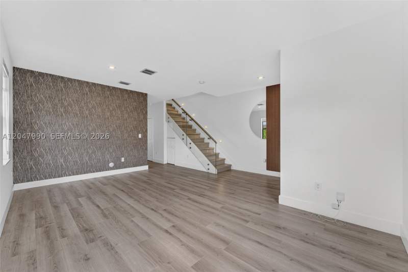 3 bedroom Townhouse at 10908 W 32nd Ln, Aquabella North Replat, Hialeah — photo 4