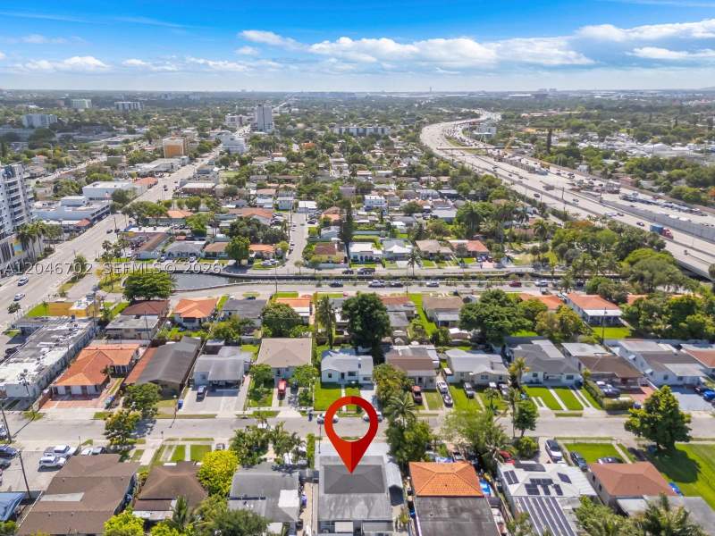 3 bedroom SingleFamilyResidence at 801 NW 17th Ct, Lawrence Park Amd, Miami — photo 2