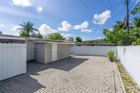 801 NW 17th Ct, Miami FL - photo 8 of 37