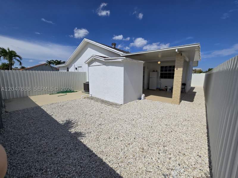 6 bedroom SingleFamilyResidence at 13470 SW 24th St, Comanche Sub, Miami — photo 2