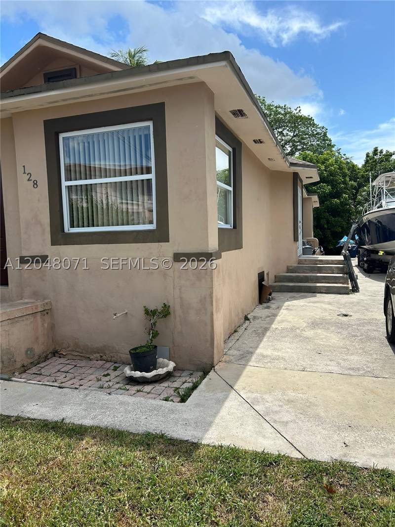 2 bedroom SingleFamilyResidence at 128 SW 11th Ave, Lawrence Estate Land Co, Miami — photo 4