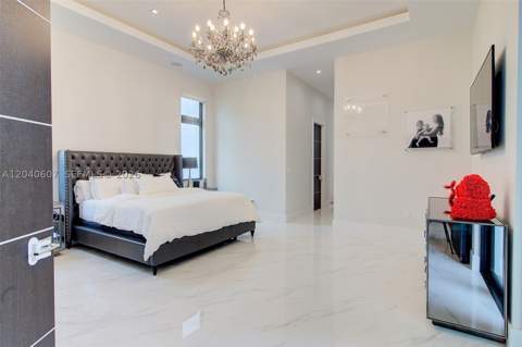 13052 NW 102nd Ave, Hialeah Gardens FL - photo 20 of 68