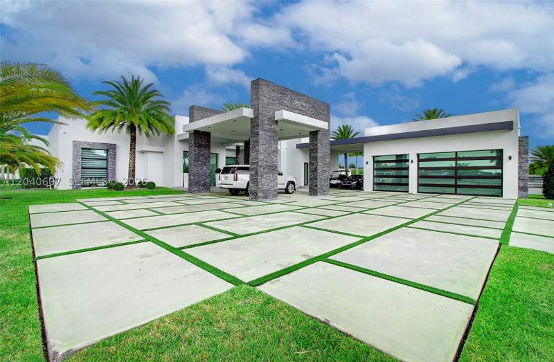 6 bedroom SingleFamilyResidence at 13052 NW 102nd Ave, Los Jardines Estates, Hialeah Gardens — photo 4