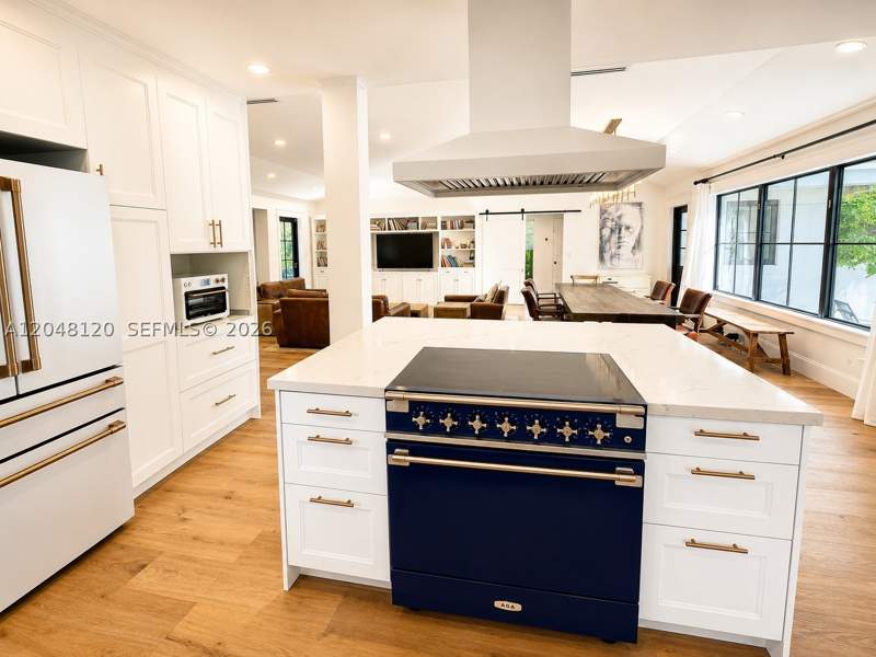 3 bedroom SingleFamilyResidence at 4455 N Bay Rd, Nautilus Sub, Miami Beach — photo 4