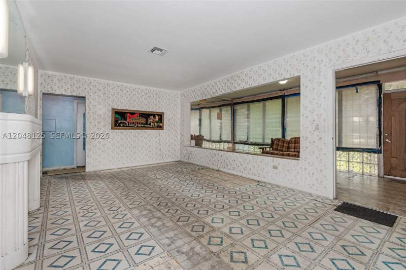 3 bedroom SingleFamilyResidence at 245 NE 48th St, Brentwood Rev Pl, Miami — photo 2