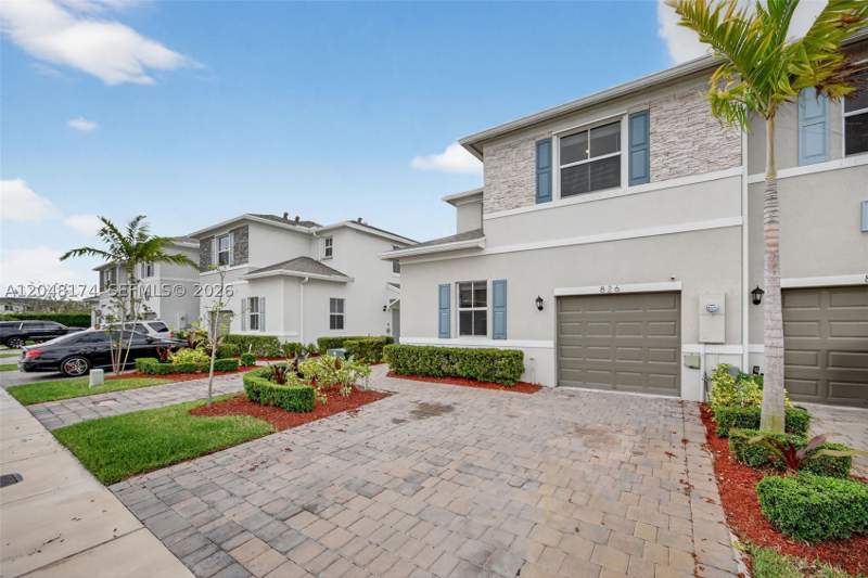 4 bedroom Townhouse at 826 SE 17th St, Cedar At Keys Gate, Homestead — photo 3