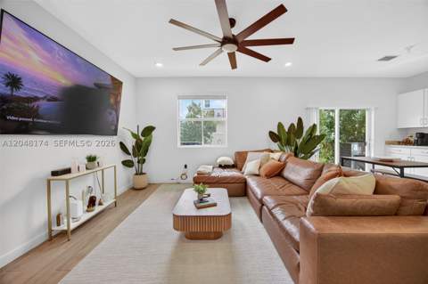 826 SE 17th St, Homestead FL - photo 7 of 49