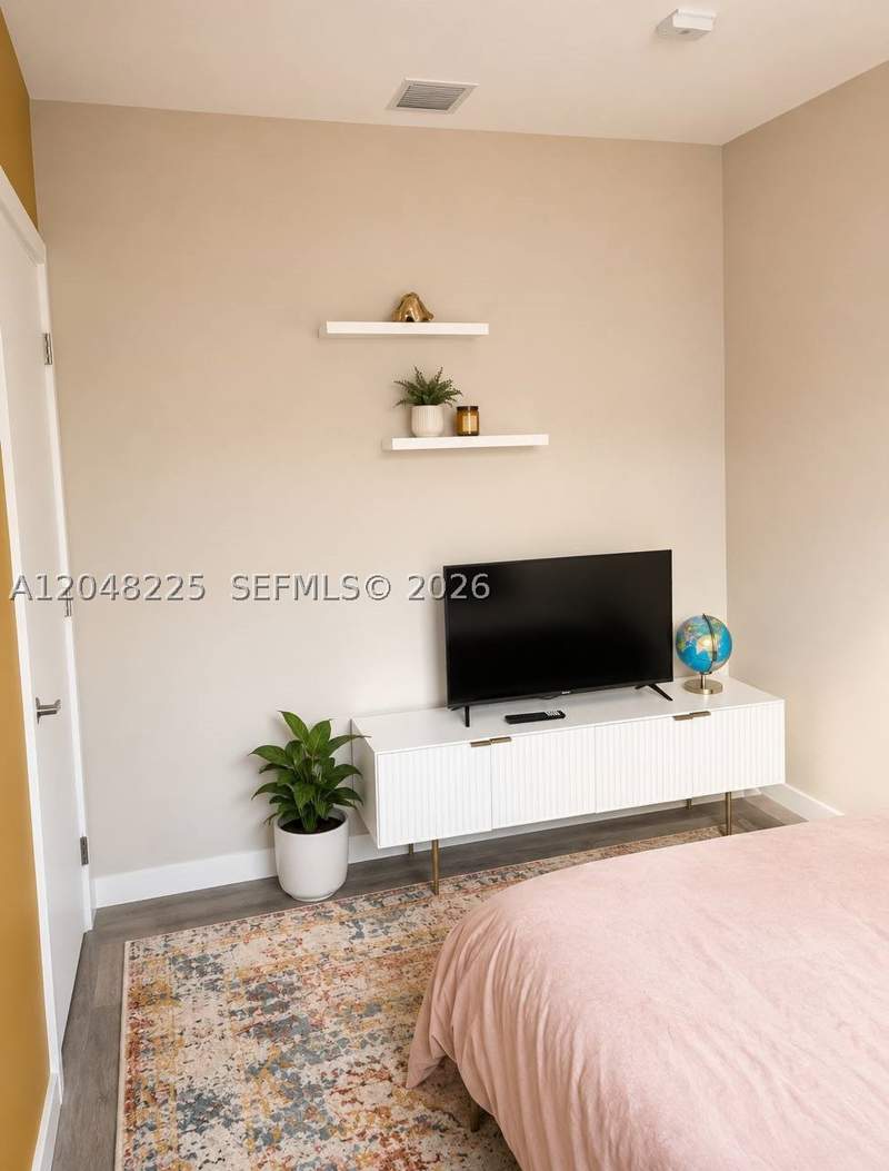 1 bedroom Condominium at 810 7th St 205, First Deco Condo, Miami Beach — photo 4