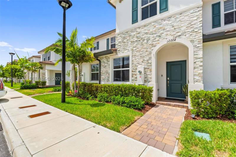 3 bedroom Villa at 12204 NW 23rd Ct, Westview Gardens Apartmen, Miami — photo 2