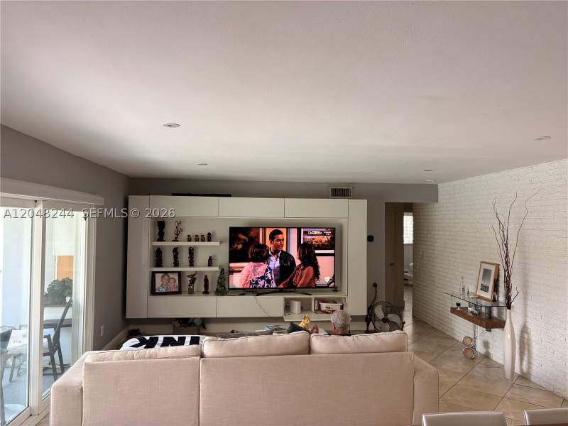 4 bedroom SingleFamilyResidence at 12125 NE 2nd Ave, Fairmont Homes, North Miami — photo 2