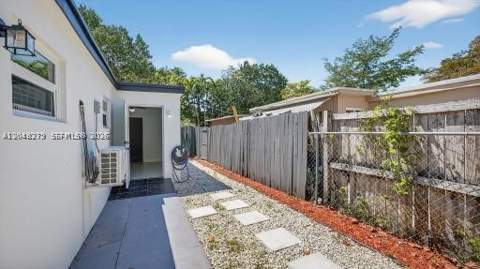 1010 NE 138th St, North Miami FL - photo 11 of 18