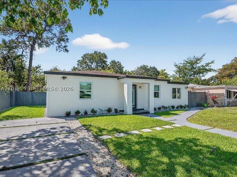 3 bedroom SingleFamilyResidence at 1010 NE 138th St, Irons Manor High Pine Add, North Miami — photo 2