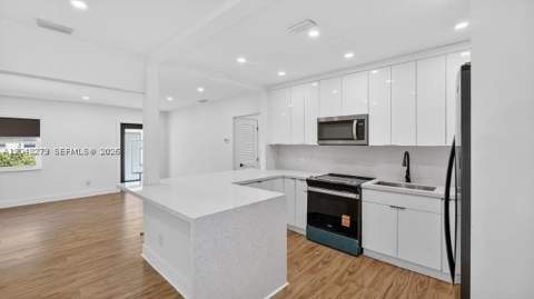 1010 NE 138th St, North Miami FL - photo 6 of 18