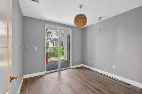 652 NE 63rd St 103, Miami FL - photo 15 of 33