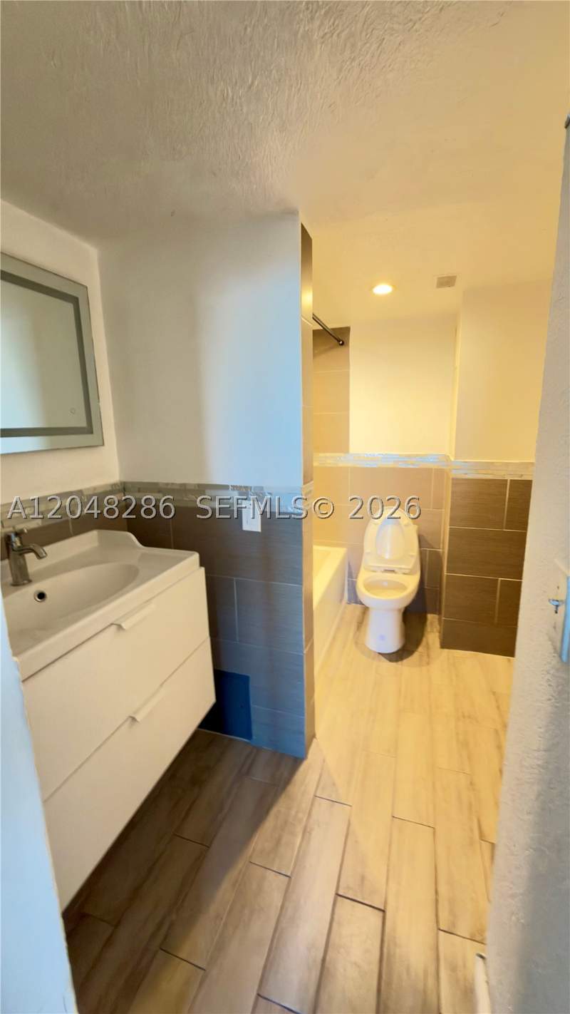 1 bedroom Condominium at 3660 NE 166th St 607, Eastern Shores White Hous, North Miami Beach — photo 4