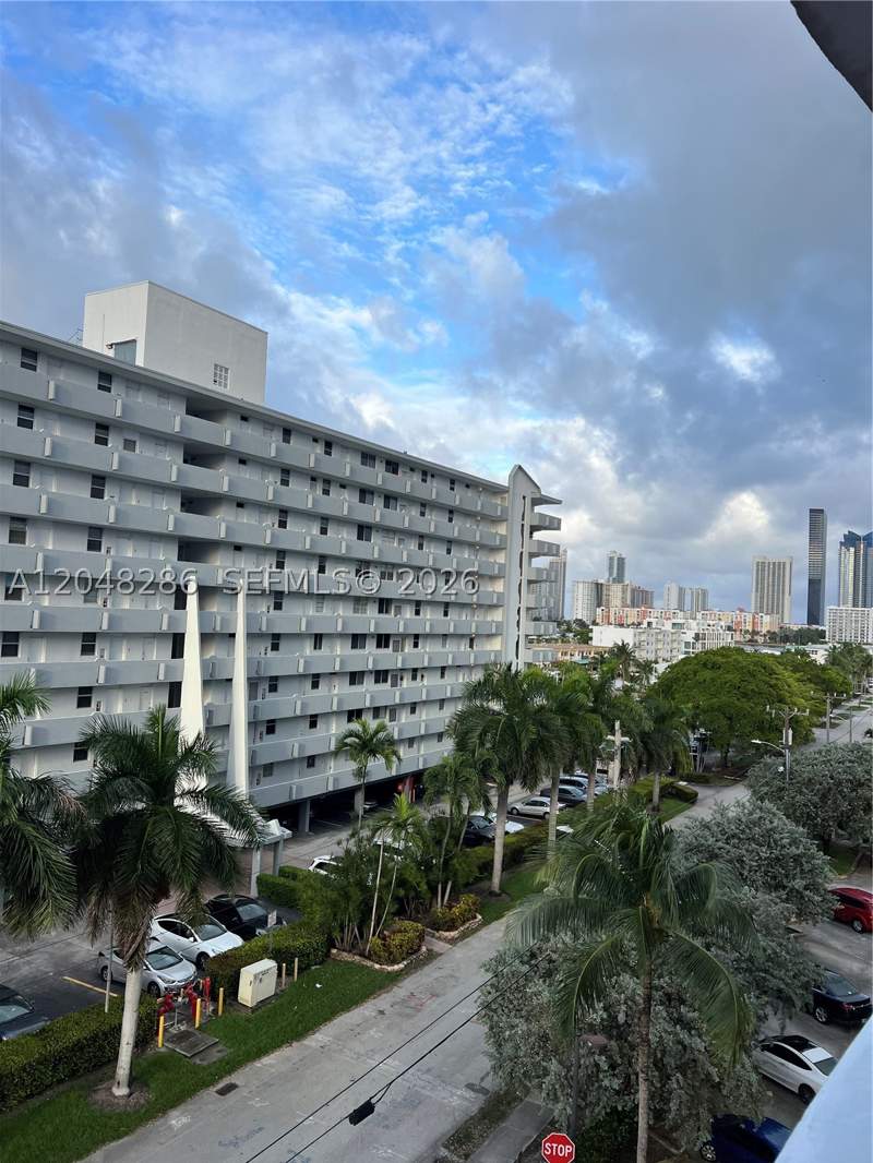1 bedroom Condominium at 3660 NE 166th St 607, Eastern Shores White Hous, North Miami Beach — photo 5