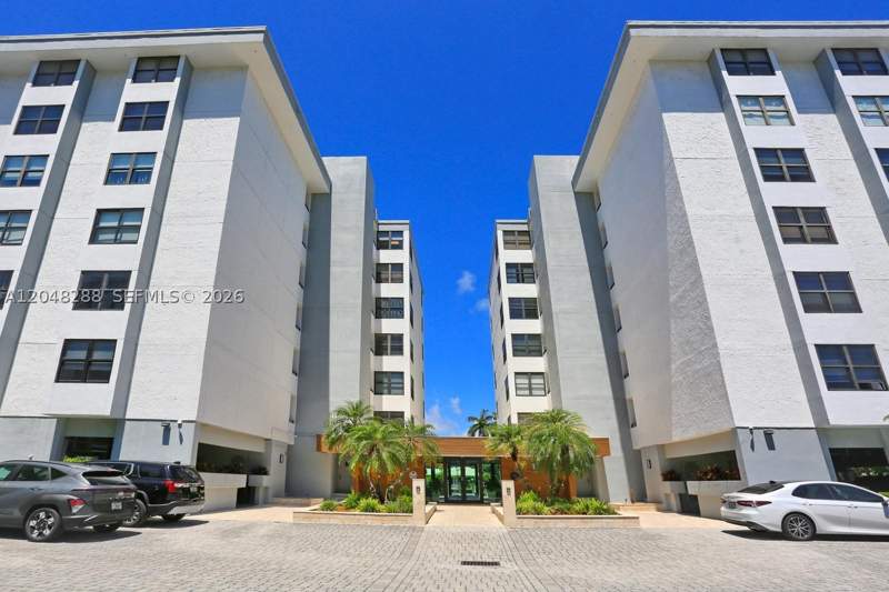 2 bedroom Condominium at 9660 W Bay Harbor Dr 5A, Island Manor Condo - Sout, Bay Harbor Islands — photo 3