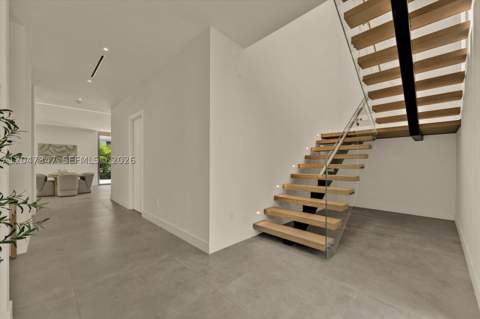 7701 Coquina Drive, North Bay Village FL - photo 17 of 47