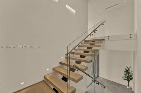 7701 Coquina Drive, North Bay Village FL - photo 18 of 47