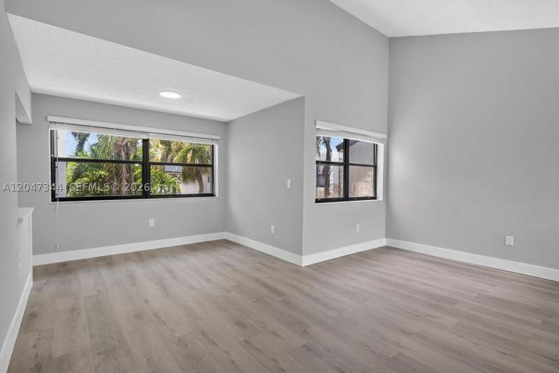 2 bedroom Condominium at 10080 NW 9th St Cir 204, Indian Lake Village II Co, Miami — photo 3