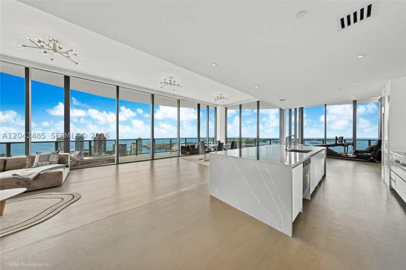 3 bedroom Condominium at 500 Alton Rd 4401, Five Park Condo, Miami Beach — photo 1