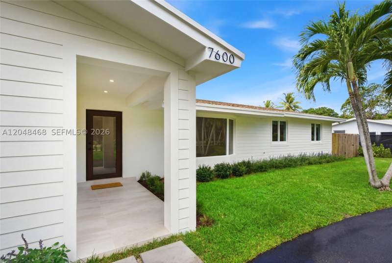 5 bedroom SingleFamilyResidence at 7600 SW 168th St, Old Cutler Oaks South, Palmetto Bay — photo 4