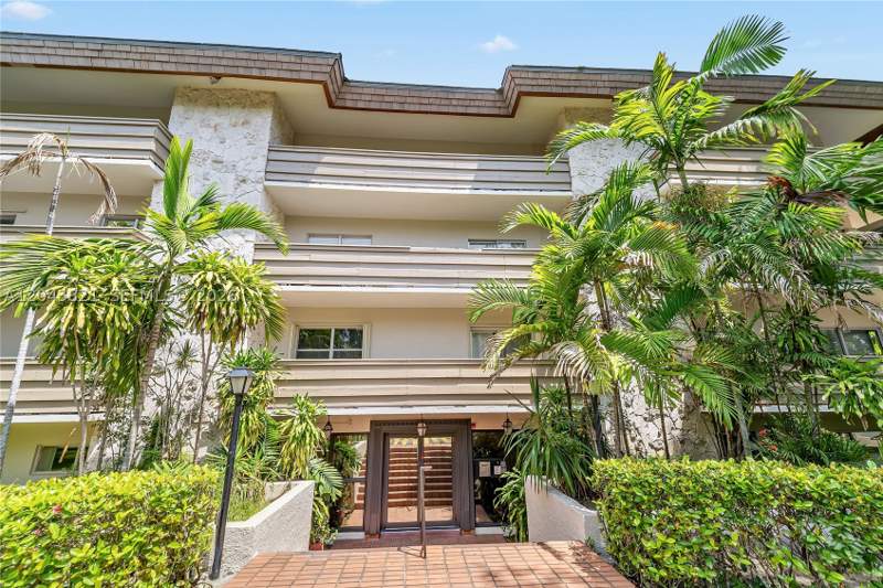2 bedroom Condominium at 1205 Mariposa Ave 307, Villa Capri Condo, Coral Gables — photo 2