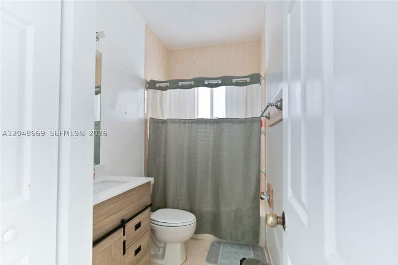 3 bedroom SingleFamilyResidence at 249 SE 32nd Ave, Fernandos Place, Homestead — photo 5