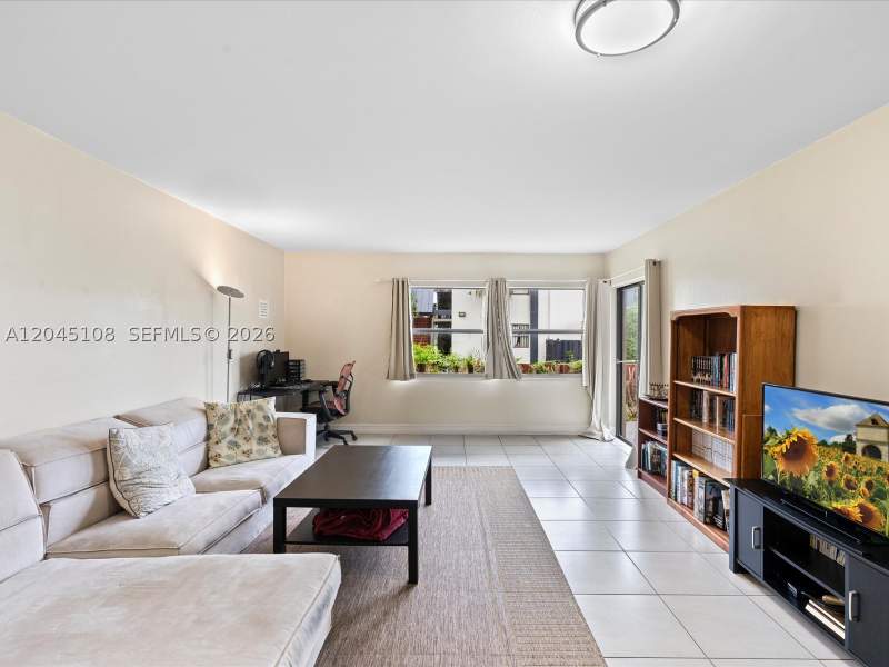1 bedroom Condominium at 571 NW 107th Ave 107, West Lake Village Condo, Miami — photo 3