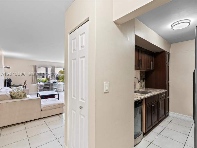 1 bedroom Condominium at 571 NW 107th Ave 107, West Lake Village Condo, Miami — photo 5